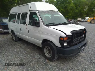 2008 Ford Econoline Cargo Commercial z VIN 1FTNE24W78DA10529, wystawiony jako IAAI lot #42030310 z przebiegiem 359 982 mil mil oraz . Historia ofert i sprzedaży dostępna na DreamBid. Obrazek 1.