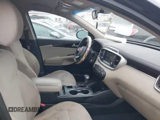 2019 Kia Sorento LX with VIN 5XYPG4A36KG575579, listed as a IAAI auction lot 41432346 with 97,562 mi miles. Bid and sale history available at carsss.com. Image 5.