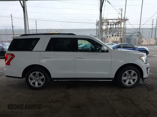 2020 Ford Expedition XLT with VIN 1FMJU1HT7LEA34372, listed as a IAAI auction lot 41720101 with 81,388 mi miles. Bid and sale history available at carsss.com. Image 13.
