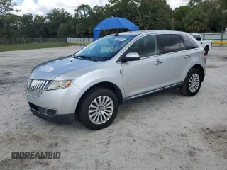 2013 Lincoln MKX z VIN 2LMDJ6JK6DBL31025, wystawiony jako Copart lot #58806655 z przebiegiem 139 959 mil mil oraz Tytuł czysty. Historia ofert i sprzedaży dostępna na DreamBid. Obrazek 1.