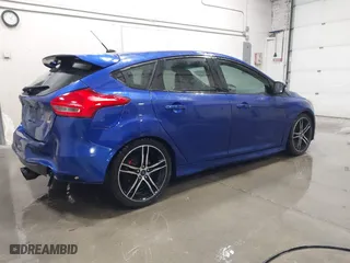 2015 Ford Focus ST with VIN 1FADP3L98FL321600, listed as a IAAI auction lot 40489832 with 91,762 mi miles. Bid and sale history available at carsss.com. Image 4.