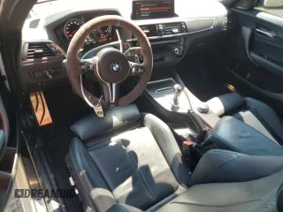 2018 BMW M2 z VIN WBS1J5C59JVE51725, wystawiony jako Copart lot #65494514 z przebiegiem 32 426 mil mil oraz Szkoda całkowita • Salvage title. Historia ofert i sprzedaży dostępna na DreamBid. Obrazek 8.