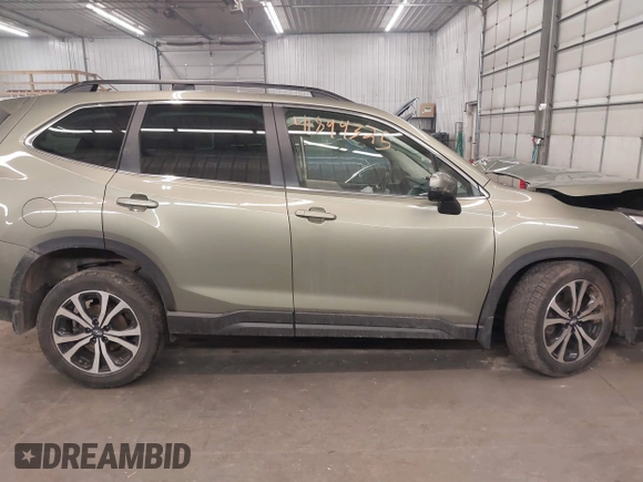 2020 Subaru Forester Limited with VIN JF2SKAUC1LH588236, listed as a IAAI auction lot 41894325 with 81,630 mi miles. Bid and sale history available at carsss.com. Image 13.