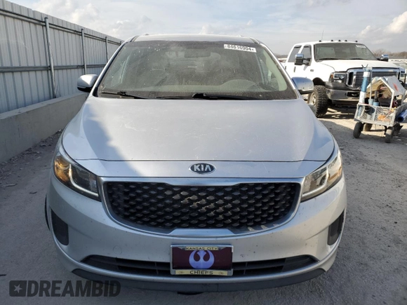 2016 Kia Sedona LX with VIN KNDMB5C16G6136637, listed as a Copart auction lot 84616904 with 154,621 mi miles and Clean Title. Bid and sale history available at carsss.com. Image 5.
