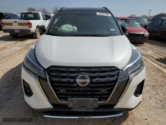 2022 Nissan Kicks SR with VIN 3N1CP5DVXNL499513, listed as a Copart auction lot 42601555 with 52,186 mi miles and Salvage Title. Bid and sale history available at carsss.com. Image 5.