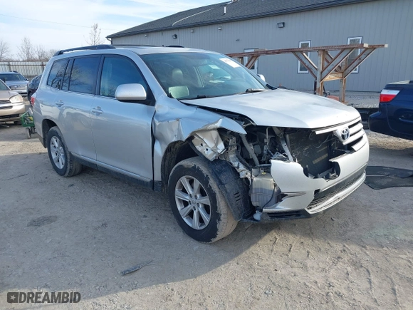 2011 Toyota Highlander with VIN 5TDZK3EH0BS036935, listed as a IAAI auction lot 41527060 with 277,595 mi miles. Bid and sale history available at carsss.com. Image 1.