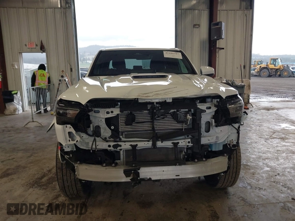 2025 Toyota Tacoma SR with VIN 3TMLB5JN2SM090394, listed as a IAAI auction lot 41916312 with 840 mi miles and . Bid and sale history available at DreamBid. Image 13.