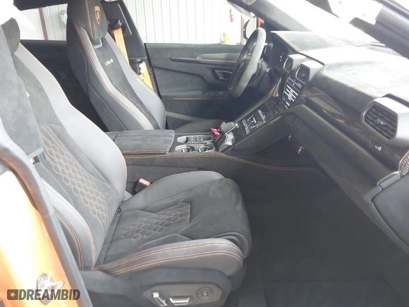 2023 Lamborghini Urus Performante with VIN ZPBUC3ZL6PLA25073, listed as a IAAI auction lot 41450564 with 13,945 mi miles. Bid and sale history available at carsss.com. Image 5.