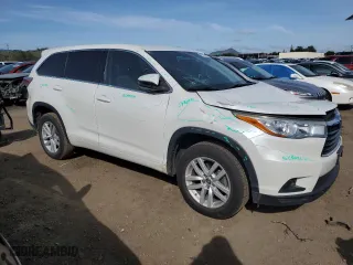 2016 Toyota Highlander LE with VIN 5TDZARFH9GS019885, listed as a Copart auction lot 49987835 with 42,949 mi miles and Salvage Title. Bid and sale history available at carsss.com. Image 4.