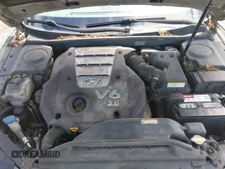2006 Hyundai Azera SE with VIN KMHFC46F26A132762, listed as a IAAI auction lot 42142152 with 165,673 mi miles and . Bid and sale history available at DreamBid. Image 10.
