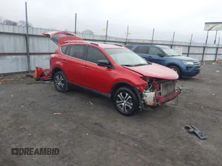 2017 Toyota RAV4 LE z VIN JTMZFREV3HJ108293, wystawiony jako IAAI lot #41702417 z przebiegiem 194 376 mil mil oraz . Historia ofert i sprzedaży dostępna na DreamBid. Obrazek 1.