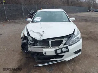 2018 Nissan Altima 2.5 SL with VIN 1N4AL3AP5JC199495, listed as a IAAI auction lot 41665962 with 136,814 mi miles. Bid and sale history available at carsss.com. Image 13.