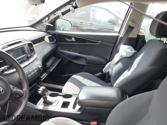 2016 Kia Sorento LX with VIN 5XYPG4A36GG171527, listed as a IAAI auction lot 41872641 with 95,012 mi miles and . Bid and sale history available at DreamBid. Image 5.