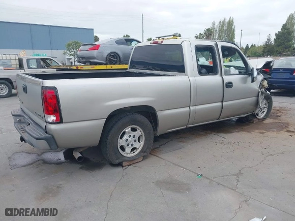 2001 Chevrolet Silverado 1500 LS with VIN 2GCEC19T311109560, listed as a IAAI auction lot 42065330 with 271,232 mi miles. Bid and sale history available at carsss.com. Image 4.