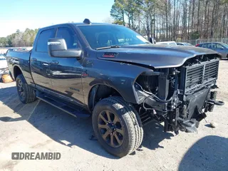 2024 Ram 2500 Big Horn z VIN 3C6UR5DL6RG293816, wystawiony jako IAAI lot #41502929 z przebiegiem 4 958 mil mil oraz . Historia ofert i sprzedaży dostępna na DreamBid. Obrazek 1.