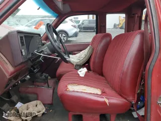 1990 Chevrolet C/K 1500 with VIN 2GCEK19Z8L1124789, listed as a Copart auction lot 83095734 with 163,393 mi miles and Salvage Title. Bid and sale history available at carsss.com. Image 7.