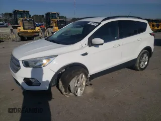 2018 Ford Escape SE z VIN 1FMCU9GD8JUA11848, wystawiony jako Copart lot #45959375 z przebiegiem 81 745 mil mil oraz Szkody całkowita. Historia ofert i sprzedaży dostępna na DreamBid. Obrazek 1.