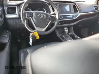 2015 Toyota Highlander Hybrid Limited with VIN 5TDDCRFHXFS009725, listed as a Copart auction lot 71092454 with 0 mi miles and Salvage Title. Bid and sale history available at carsss.com. Image 8.