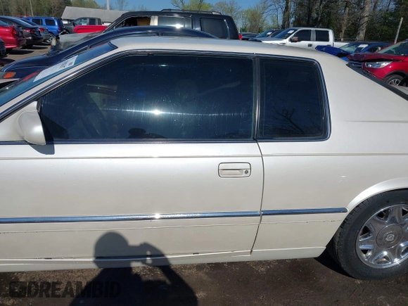 2000 Cadillac Eldorado ESC with VIN 1G6EL12Y0YB702778, listed as a IAAI auction lot 41988107 with 203,526 mi miles. Bid and sale history available at carsss.com. Image 14.