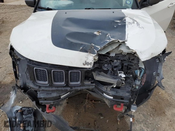 2019 Jeep Compass Trailhawk z VIN 3C4NJDDB4KT740047, wystawiony jako Copart lot #86834404 z przebiegiem 108 201 mil mil oraz Szkoda całkowita • Salvage title. Historia ofert i sprzedaży dostępna na DreamBid. Obrazek 14.