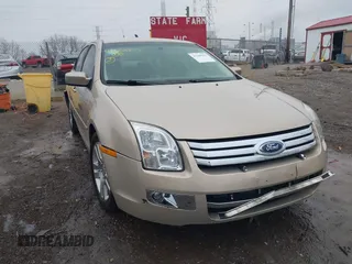 2008 Ford Fusion SEL with VIN 3FAHP08128R101909, listed as a IAAI auction lot 41568253 with 121,382 mi miles. Bid and sale history available at carsss.com. Image 1.