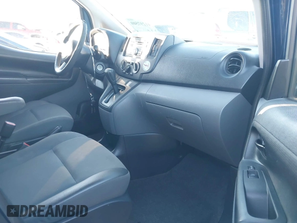 2013 Nissan NV200 SV z VIN 3N6CM0KN9DK693656, wystawiony jako IAAI lot #41297500 z przebiegiem 187 330 mil mil oraz . Historia ofert i sprzedaży dostępna na DreamBid. Obrazek 5.