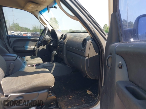 2003 Jeep Liberty Sport with VIN 1J4GK48K33W512868, listed as a IAAI auction lot 41986758 with 189,473 mi miles and . Bid and sale history available at DreamBid. Image 5.