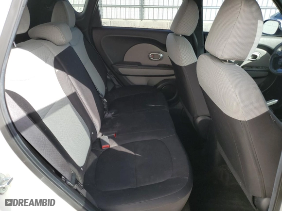 2015 Kia Soul with VIN KNDJN2A29F7224594, listed as a Copart auction lot 52128035 with 100,086 mi miles and Clean Title. Bid and sale history available at carsss.com. Image 10.