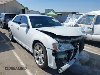 2014 Chrysler 300 z VIN 2C3CCAAGXEH346862, wystawiony jako IAAI lot #42225495 z przebiegiem 113 827 mil mil oraz . Historia ofert i sprzedaży dostępna na DreamBid. Obrazek 1.