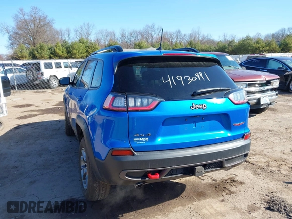 2022 Jeep Cherokee Trailhawk z VIN 1C4PJMBX5ND553336, wystawiony jako IAAI lot #41930991 z przebiegiem 40 832 mil mil oraz . Historia ofert i sprzedaży dostępna na DreamBid. Obrazek 3.