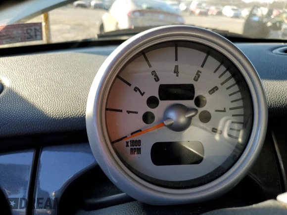 2004 MINI Hardtop with VIN WMWRC334X4TJ54215, listed as a Copart auction lot 46860695 with Not Provided miles and Salvage Title. Bid and sale history available at DreamBid. Image 9.