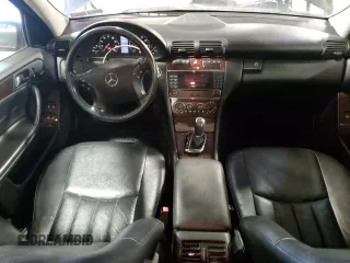 2005 Mercedes-Benz C 320 with VIN WDBRF84J95F612515, listed as a Copart auction lot 52577735 with 195,477 mi miles and Salvage title. Bid and sale history available at DreamBid. Image 8.