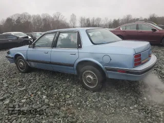 1991 Oldsmobile Cutlass z VIN 1G3AL54N3M6343029, wystawiony jako Copart lot #43965995 z przebiegiem 198 977 mil mil oraz Szkody całkowita. Historia ofert i sprzedaży dostępna na DreamBid. Obrazek 2.