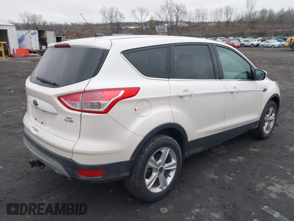 2014 Ford Escape SE with VIN 1FMCU9G9XEUA10122, listed as a IAAI auction lot 42025700 with 108,444 mi miles. Bid and sale history available at carsss.com. Image 4.