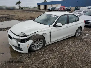 2018 BMW 3 Series 320i xDrive z VIN WBA8A3C56JA505154, wystawiony jako Copart lot #55642265 z przebiegiem 106 967 mil mil oraz Tytuł czysty. Historia ofert i sprzedaży dostępna na DreamBid. Obrazek 1.