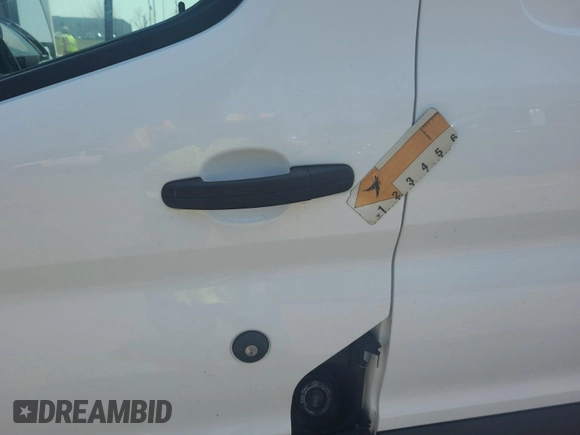 2017 Ford Transit z VIN 1FTYE1YM1HKA82547, wystawiony jako IAAI lot #42509645 z przebiegiem 312 474 mil mil oraz . Historia ofert i sprzedaży dostępna na DreamBid. Obrazek 39.