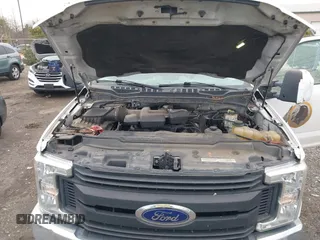 2017 Ford Super Duty F-250 SRW XLT with VIN 1FTBF2B60HEC06678, listed as a IAAI auction lot 41739060 with 175,028 mi miles. Bid and sale history available at carsss.com. Image 10.