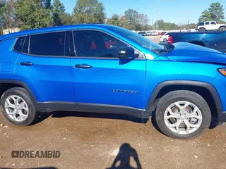 2024 Jeep Compass Sport с VIN 3C4NJDAN7RT139515, выставлен на аукционе IAAI как лот 40888483 с пробегом 7 253 миль миль и . История ставок и продаж доступна на DreamBid. Изображение 13.