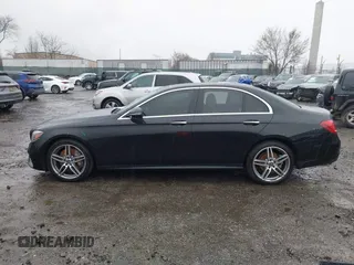 2018 Mercedes-Benz E with VIN WDDZF4KB5JA352116, listed as a IAAI auction lot 41863109 with 71,039 mi miles. Bid and sale history available at carsss.com. Image 15.