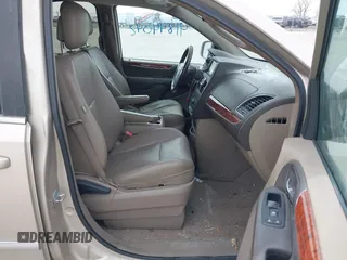 2012 Chrysler Town & Country Touring with VIN 2C4RC1BG5CR278756, listed as a IAAI auction lot 41844042 with 115,072 mi miles. Bid and sale history available at carsss.com. Image 5.