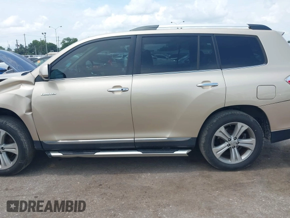 2011 Toyota Highlander Limited с VIN 5TDYK3EH7BS036510, выставлен на аукционе IAAI как лот 42457710 с пробегом 150 045 миль миль и . История ставок и продаж доступна на DreamBid. Изображение 14.