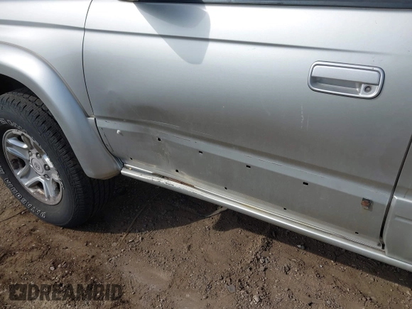 1999 Toyota 4Runner Limited z VIN JT3HN87R0X9024980, wystawiony jako IAAI lot #42128748 z przebiegiem 290 613 mil mil oraz . Historia ofert i sprzedaży dostępna na DreamBid. Obrazek 6.