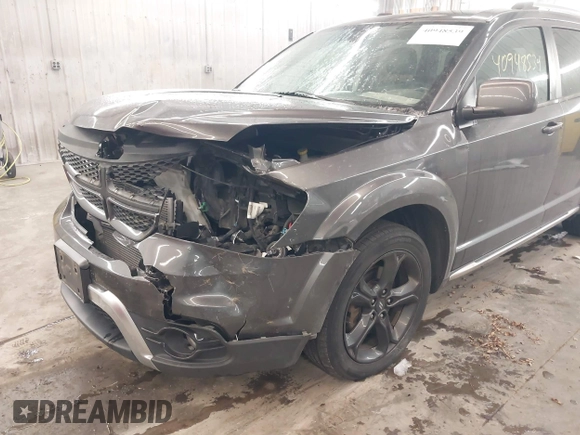 2018 Dodge Journey Crossroad with VIN 3C4PDDGG4JT388786, listed as a IAAI auction lot 40948539 with 122,449 mi miles. Bid and sale history available at carsss.com. Image 6.