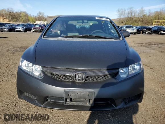 2009 Honda Civic LX z VIN 2HGFA16519H519732, wystawiony jako Copart lot #54018665 z przebiegiem 136 589 mil mil oraz Szkoda całkowita • Salvage title. Historia ofert i sprzedaży dostępna na DreamBid. Obrazek 5.