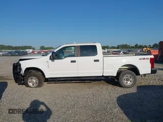 2019 Ford F-250 XL with VIN 1FT7W2B65KEE88135, listed as a IAAI auction lot 42452346 with 94,142 mi miles and . Bid and sale history available at DreamBid. Image 14.