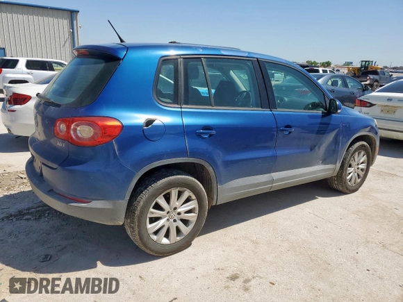 2010 Volkswagen Tiguan Wolfsburg Edition z VIN WVGAV7AXXAW004058, wystawiony jako Copart lot #50976575 z przebiegiem 83 620 mil mil oraz Szkoda całkowita • Salvage title. Historia ofert i sprzedaży dostępna na DreamBid. Obrazek 3.