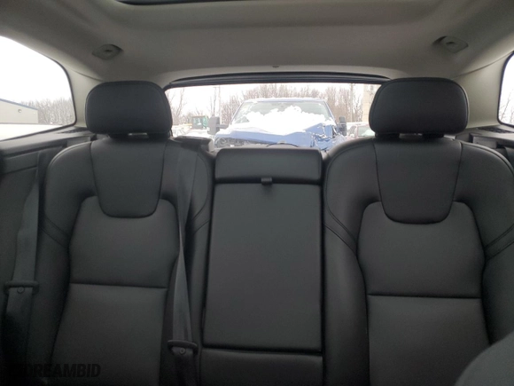 2024 Volvo XC60 Core Dark Theme with VIN YV4L12RK3R1933762, listed as a Copart auction lot 46122905 with 8,546 mi miles and Clean Title. Bid and sale history available at carsss.com. Image 10.