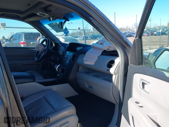 2010 Honda Pilot Touring with VIN 5FNYF4H93AB008589, listed as a IAAI auction lot 41731084 with 138,554 mi miles and . Bid and sale history available at carsss.com. Image 5.