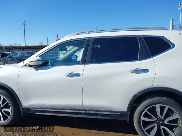 2019 Nissan Rogue SL with VIN 5N1AT2MV5KC799882, listed as a IAAI auction lot 41341776 with 57,119 mi miles. Bid and sale history available at carsss.com. Image 14.