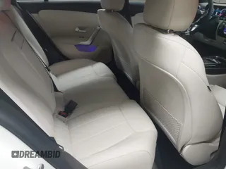 2025 Mercedes-Benz CLA 250 z VIN W1K5J4GB4SN481027, wystawiony jako IAAI lot #40772342 z przebiegiem 533 mil mil oraz . Historia ofert i sprzedaży dostępna na DreamBid. Obrazek 8.